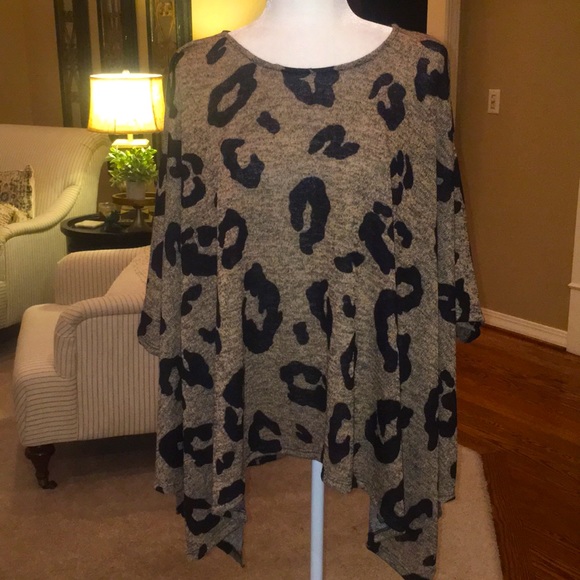 JODIFL Tops - Jodifl Leopard Print Top in Polyester Spandex